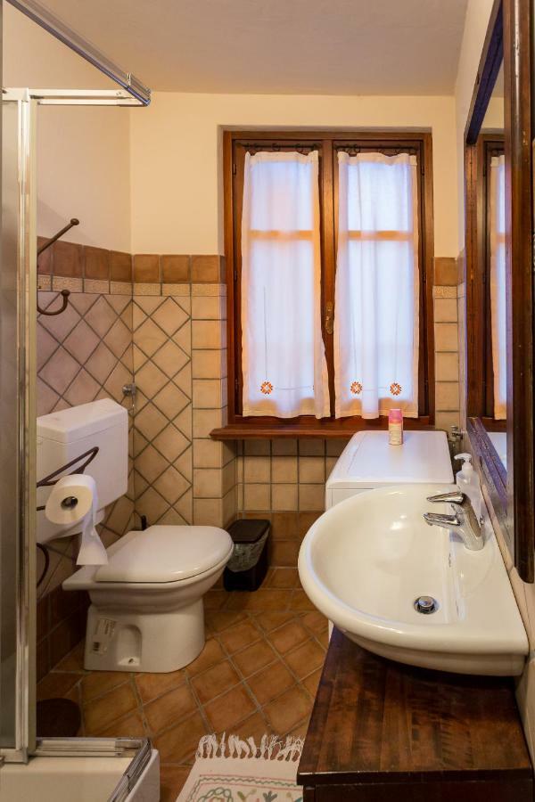 Relax Nel Noccioleto Guest House โนเวลโล ภายนอก รูปภาพ