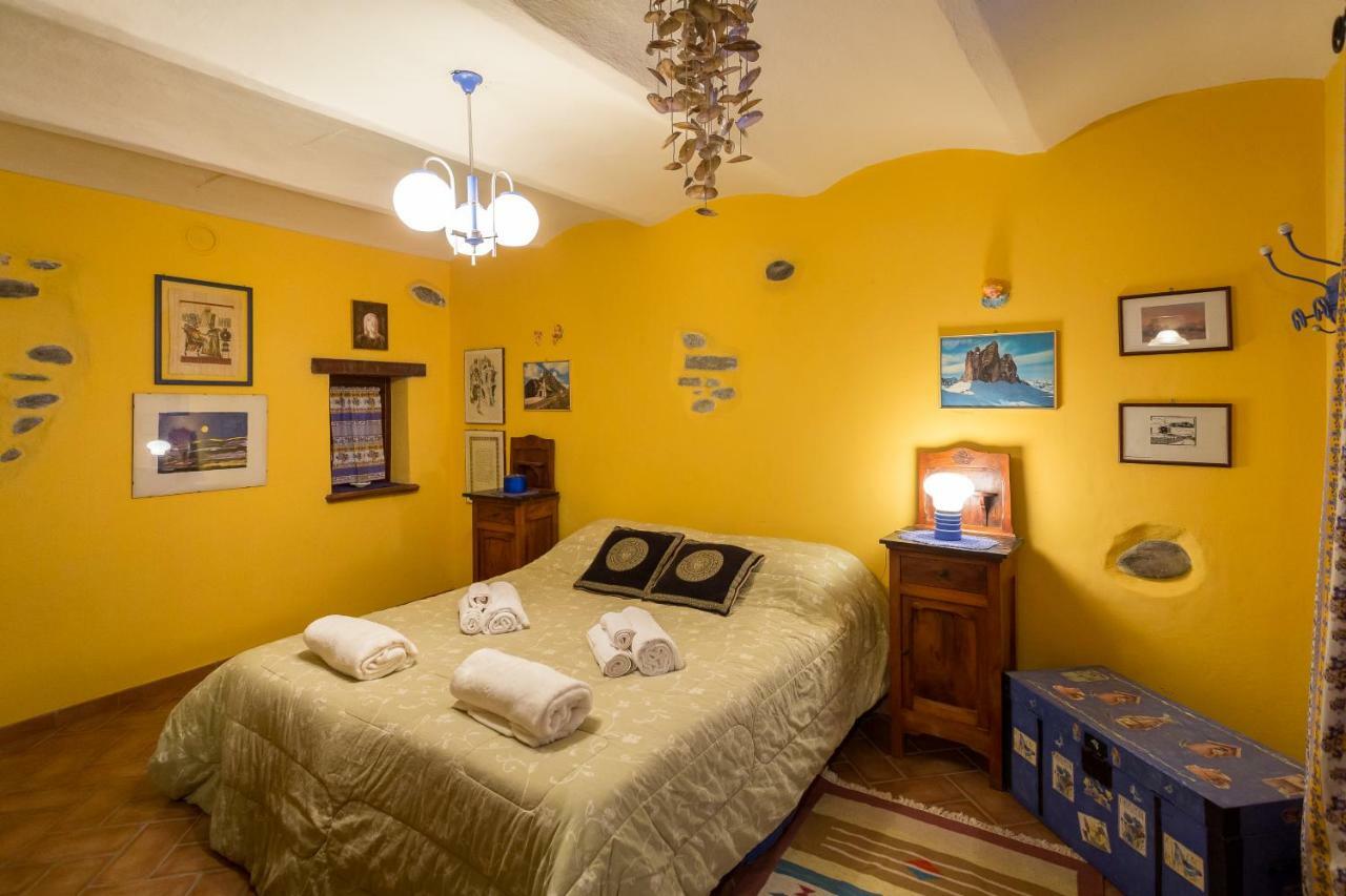 Relax Nel Noccioleto Guest House โนเวลโล ภายนอก รูปภาพ